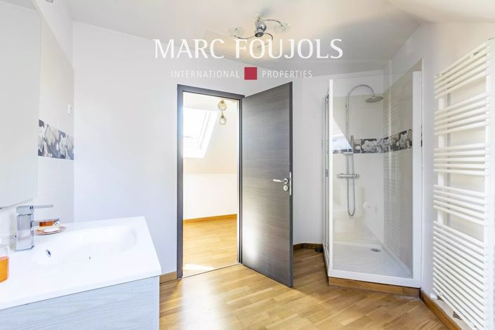 Image No.25-5 Bed House for sale