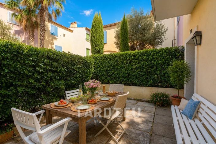 Image No.6-4 Bed House for sale
