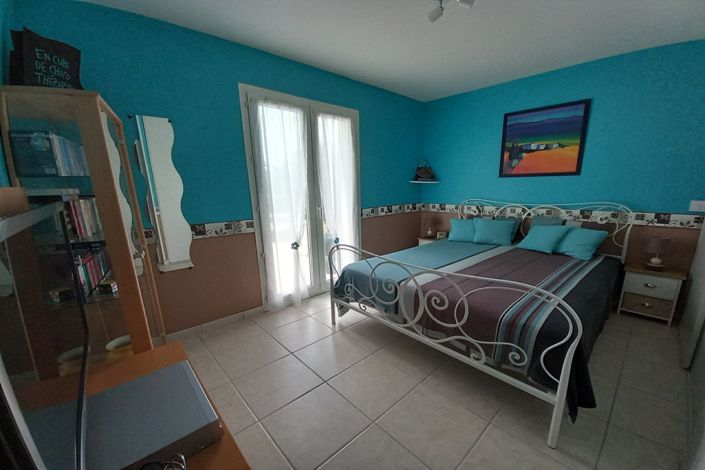 Image No.11-4 Bed House for sale