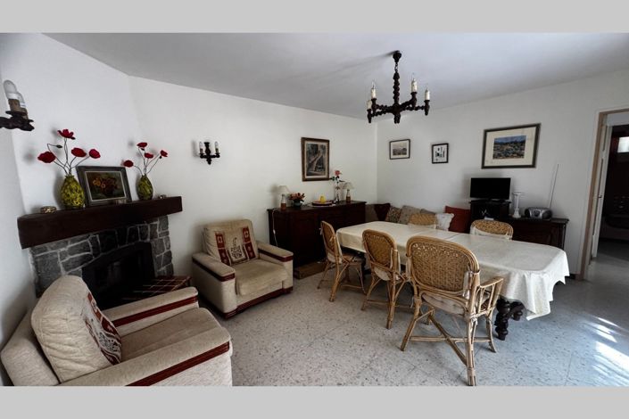 Image No.4-2 Bed House for sale