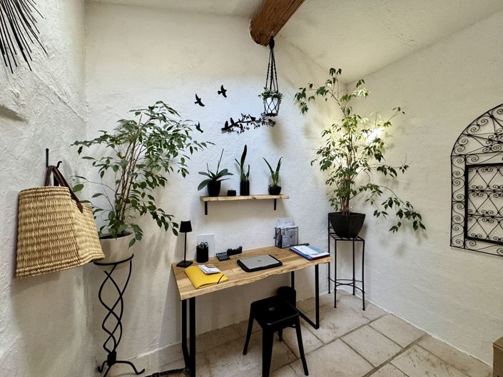 Image No.10-3 Bed House for sale