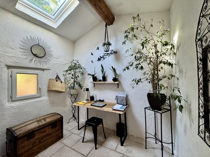 Image No.11-3 Bed House for sale