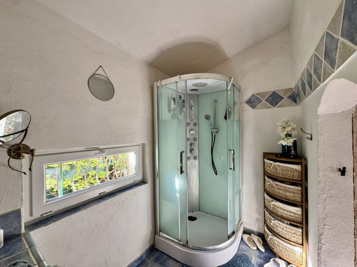 Image No.12-3 Bed House for sale