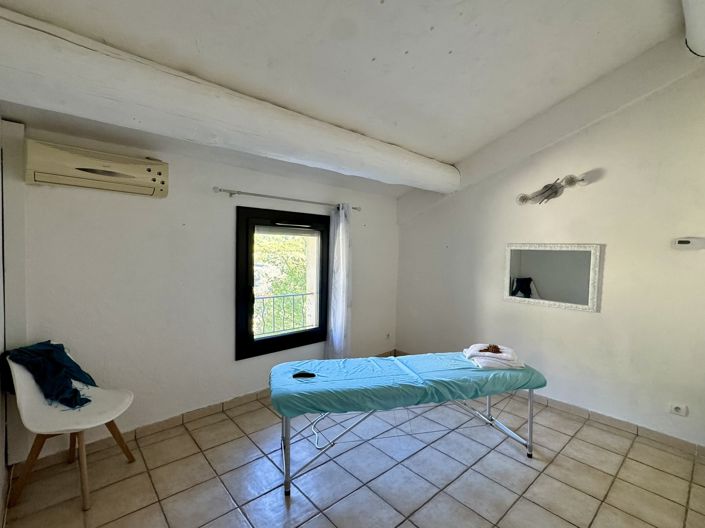 Image No.20-3 Bed House for sale
