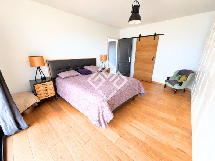 Image No.9-3 Bed House for sale