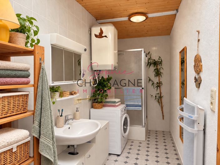 Image No.7-2 Bed House for sale
