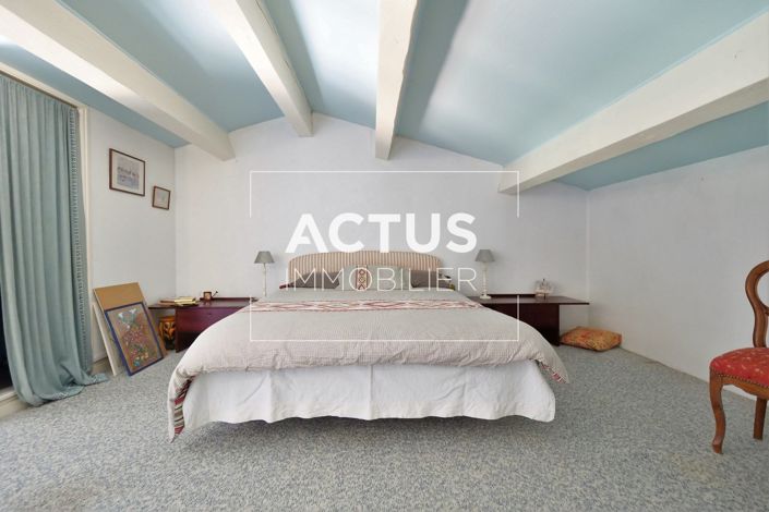 Image No.11-4 Bed Property for sale
