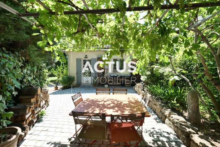 Image No.16-5 Bed Property for sale