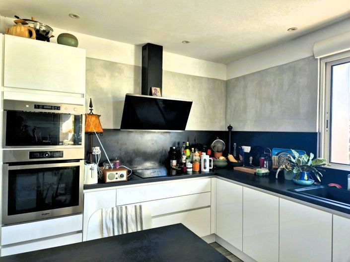 Image No.6-5 Bed House for sale