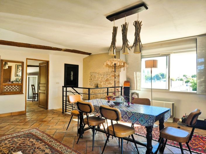 Image No.8-5 Bed House for sale