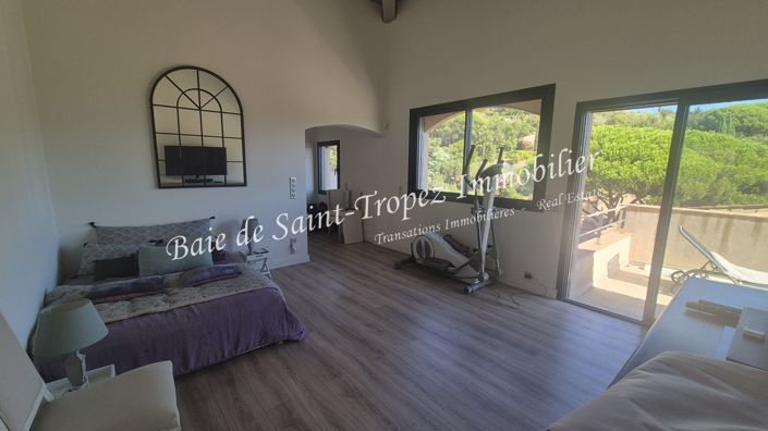Image No.14-6 Bed House for sale