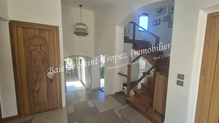 Image No.19-6 Bed House for sale