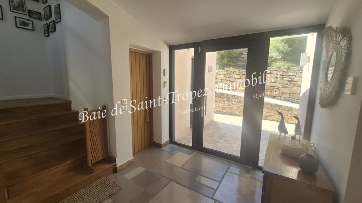 Image No.20-6 Bed House for sale