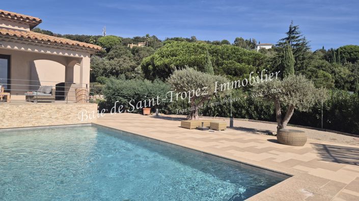Image No.24-6 Bed House for sale