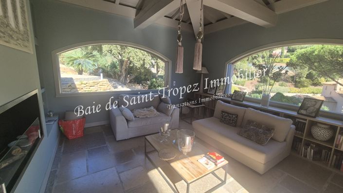 Image No.9-6 Bed House for sale