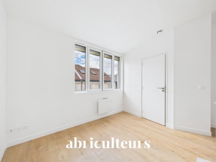 Image No.10-1 Bed Apartment for sale