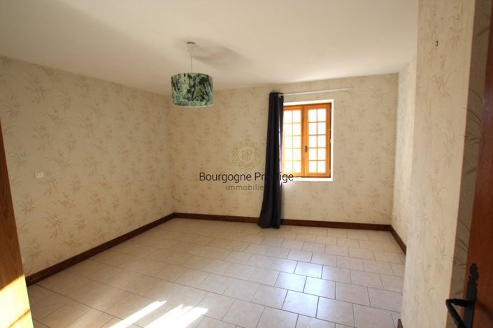Image No.11-2 Bed House for sale