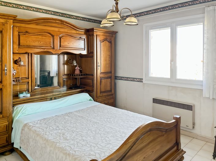 Image No.11-3 Bed House for sale