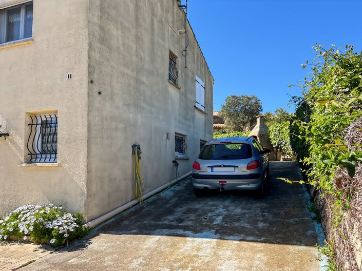 Image No.24-3 Bed House for sale