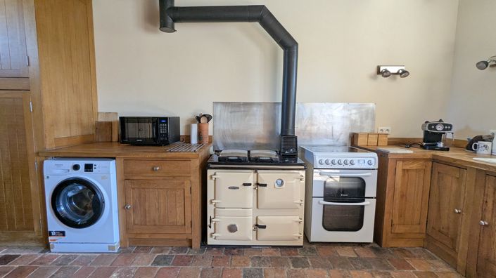 Image No.17-5 Bed House for sale