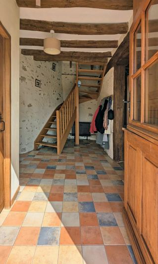 Image No.9-5 Bed House for sale