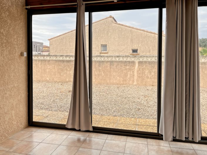Image No.10-3 Bed House for sale