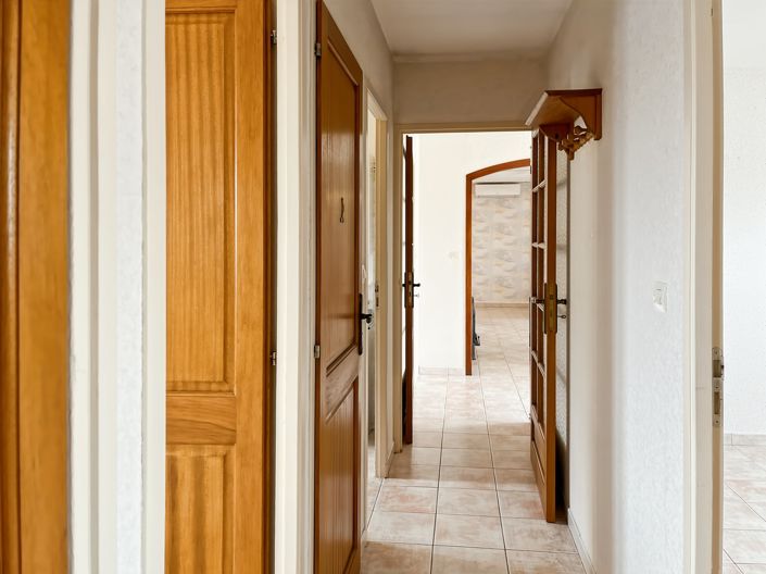 Image No.11-3 Bed House for sale