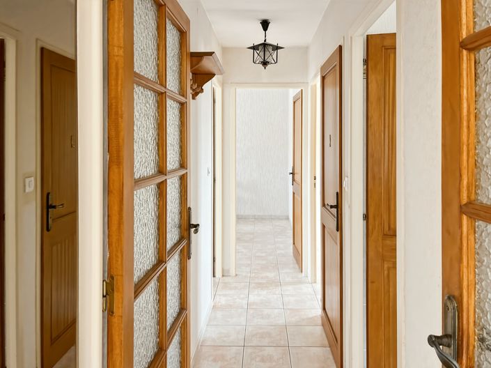 Image No.17-3 Bed House for sale