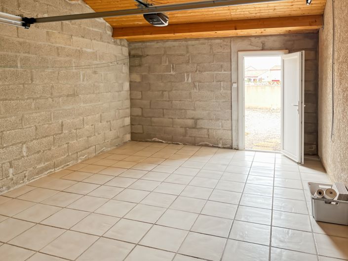 Image No.21-3 Bed House for sale