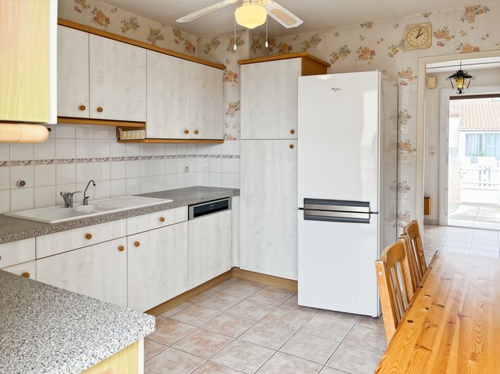 Image No.8-3 Bed House for sale