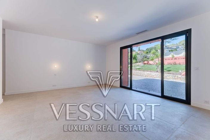 Image No.19-6 Bed House for sale