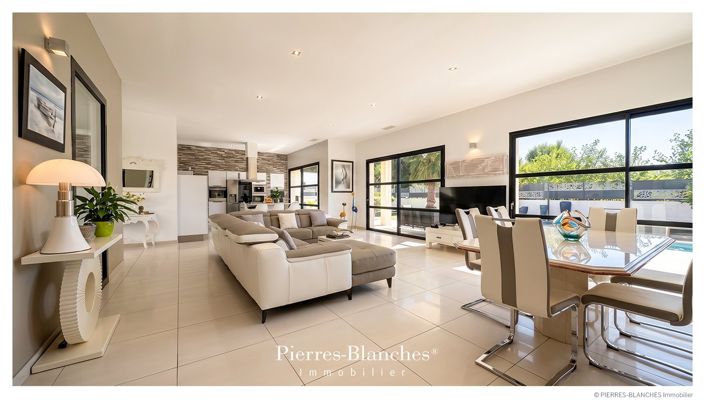 Image No.3-4 Bed House for sale