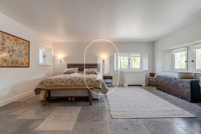 Image No.9-5 Bed House for sale