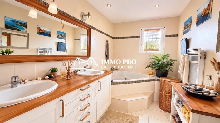 Image No.11-3 Bed House for sale