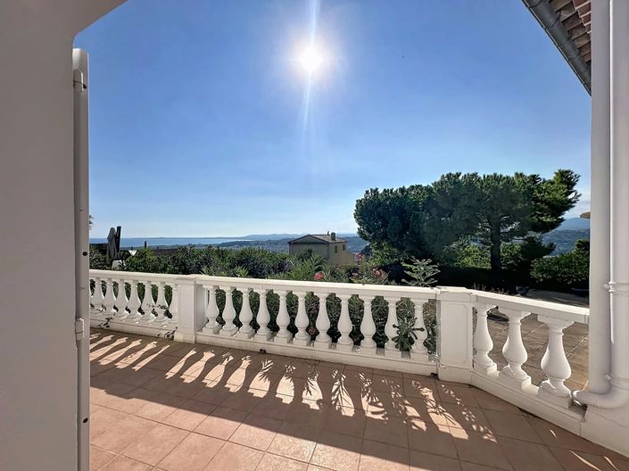 Image No.2-4 Bed House for sale