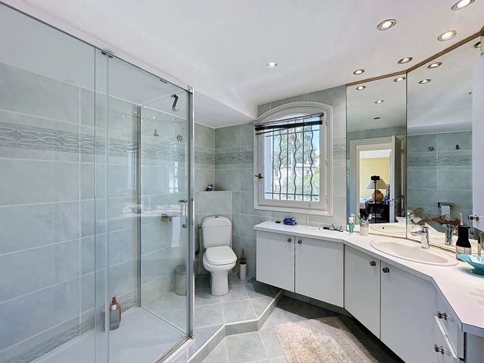 Image No.21-4 Bed House for sale