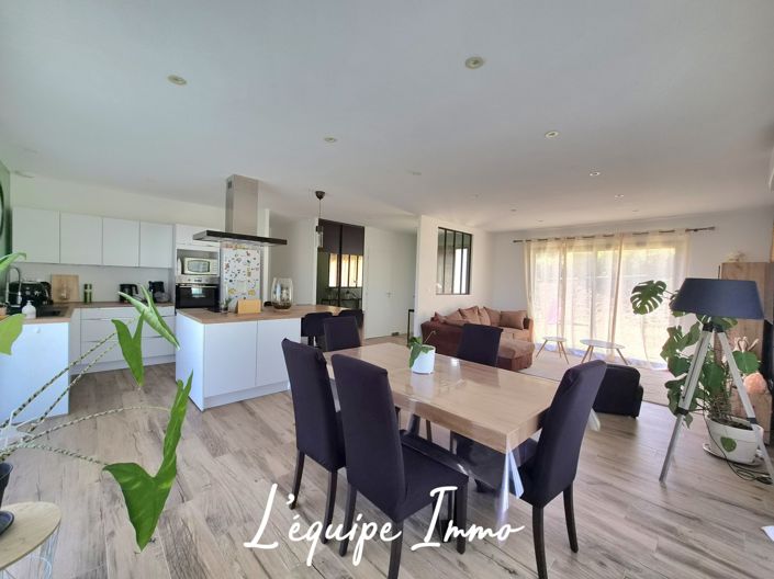 Image No.2-3 Bed House for sale