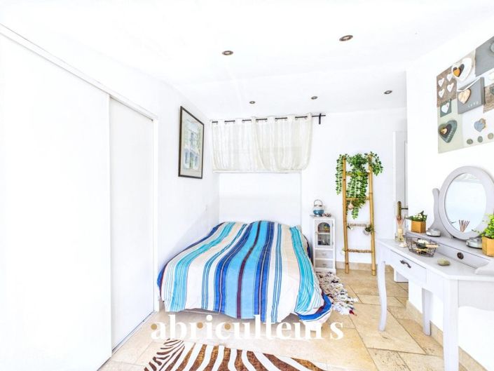 Image No.9-3 Bed House for sale
