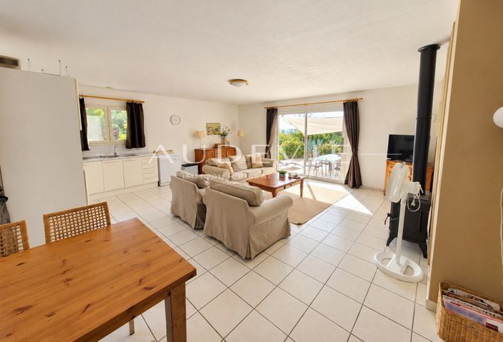 Image No.14-3 Bed House for sale