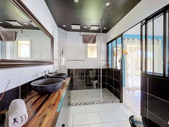 Image No.10-4 Bed House for sale