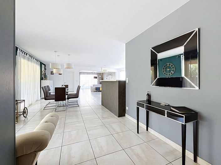 Image No.4-4 Bed House for sale
