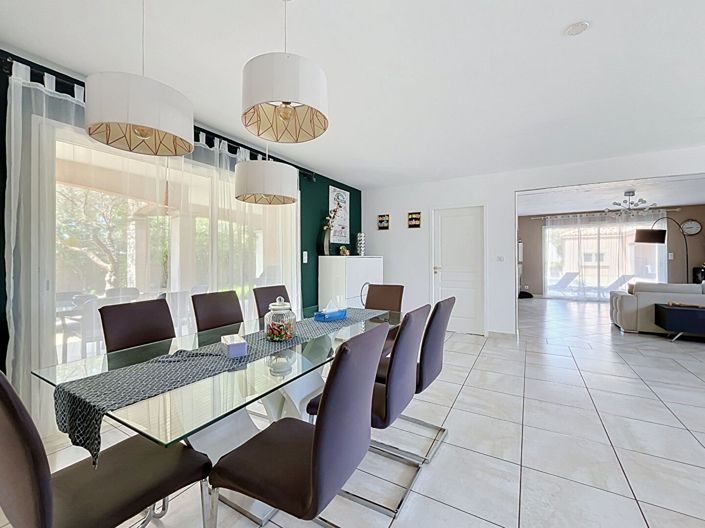Image No.6-4 Bed House for sale