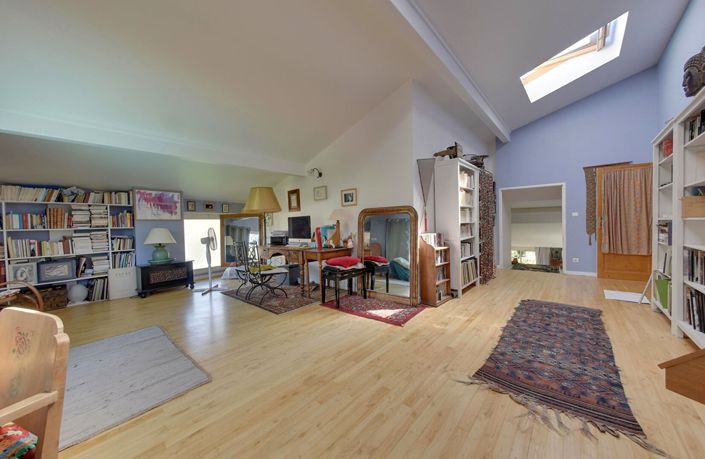 Image No.12-7 Bed House for sale