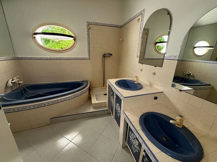 Image No.22-7 Bed House for sale