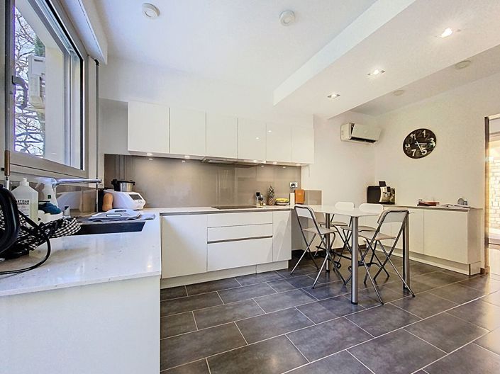 Image No.7-4 Bed House for sale