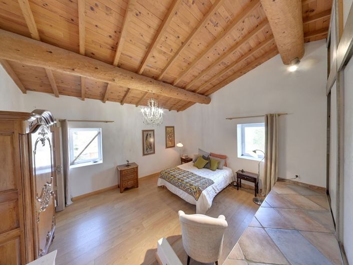 Image No.12-5 Bed House for sale