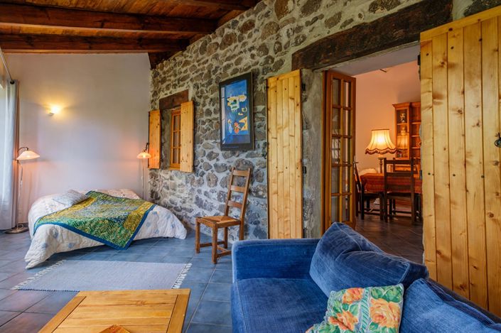 Image No.20-5 Bed House for sale
