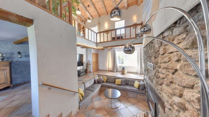 Image No.9-5 Bed House for sale