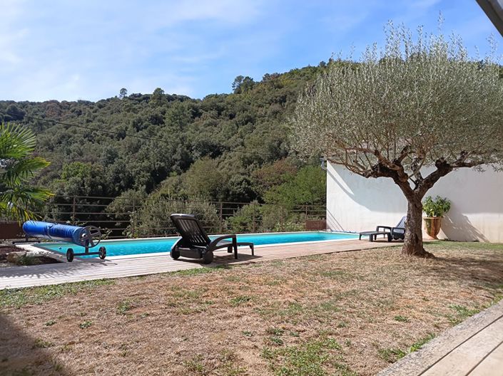 Image No.6-5 Bed House for sale