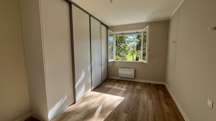 Image No.15-3 Bed House for sale